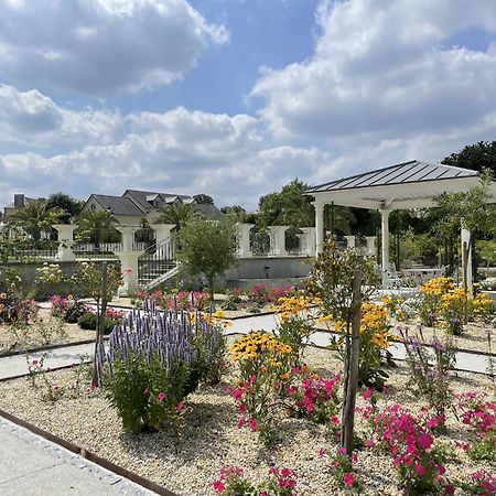 Bed and Breakfast Domaine Les Jardins Darsene Tinténiac Exteriér fotografie