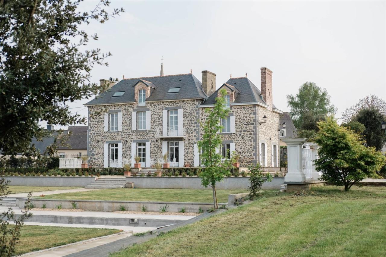 Bed and Breakfast Domaine Les Jardins Darsene Tinténiac Exteriér fotografie