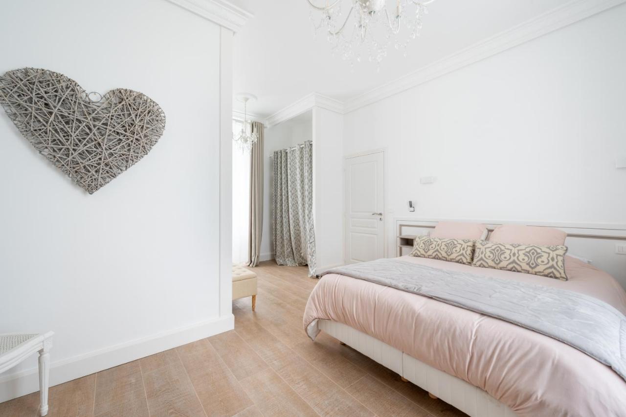 Bed and Breakfast Domaine Les Jardins Darsene Tinténiac Exteriér fotografie