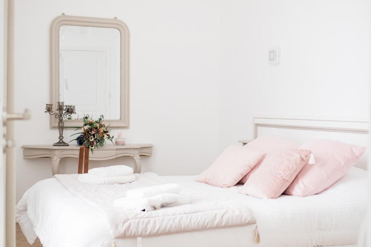 Bed and Breakfast Domaine Les Jardins Darsene Tinténiac Exteriér fotografie