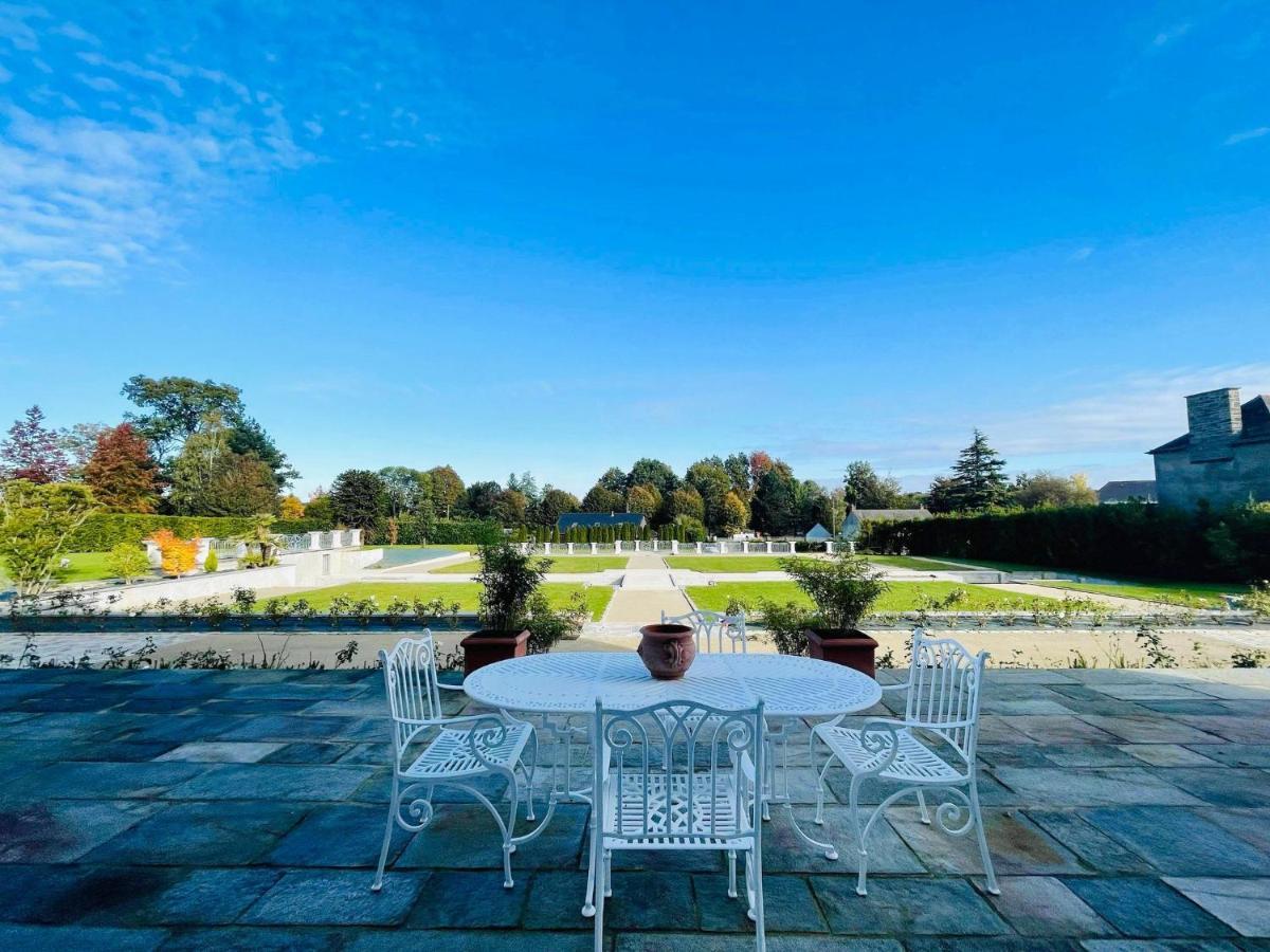 Bed and Breakfast Domaine Les Jardins Darsene Tinténiac Exteriér fotografie